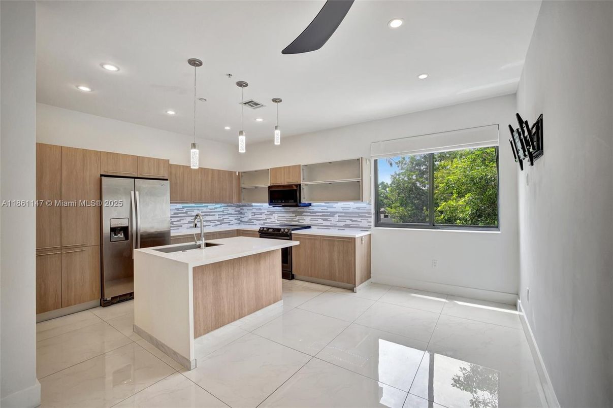 Interior, Kitchen, Pendant Lights, Recessed Lighting, Stainless Steel Appliances
