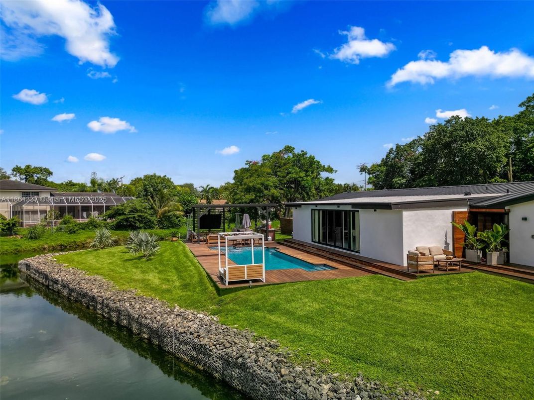 Backyard, Exterior, Pool