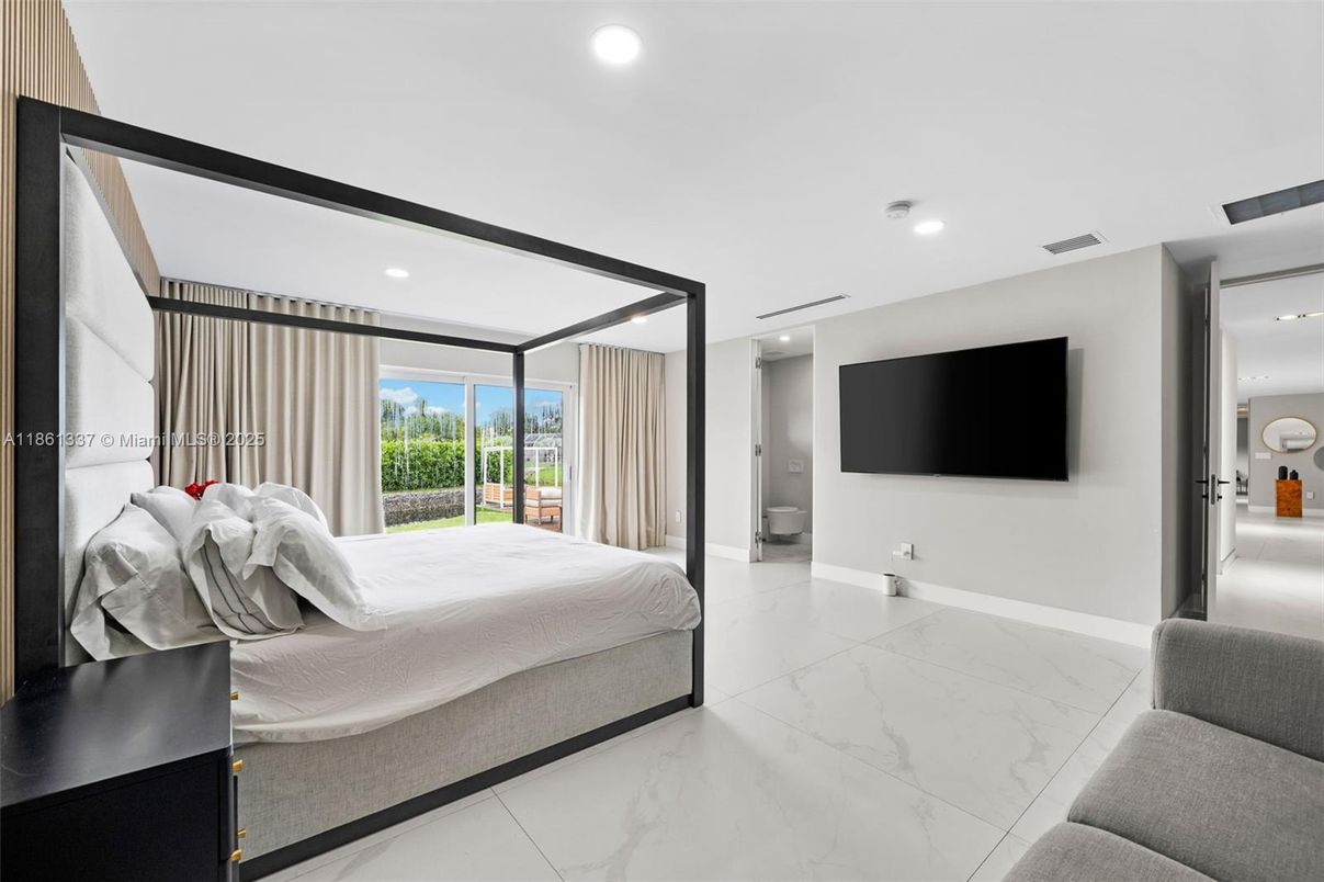 Bedroom, Interior, Marble, Recessed Lighting