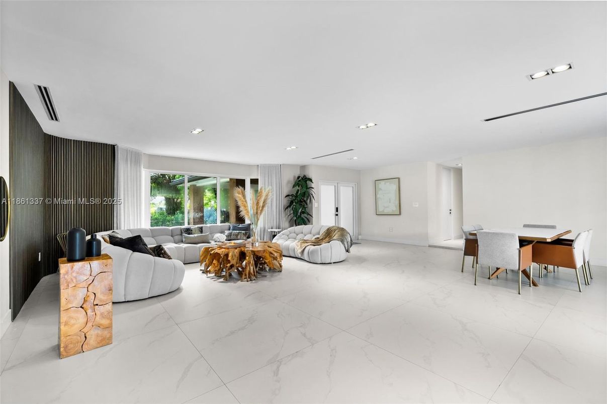 Dining room, Interior, Living room, Marble, Recessed Lighting