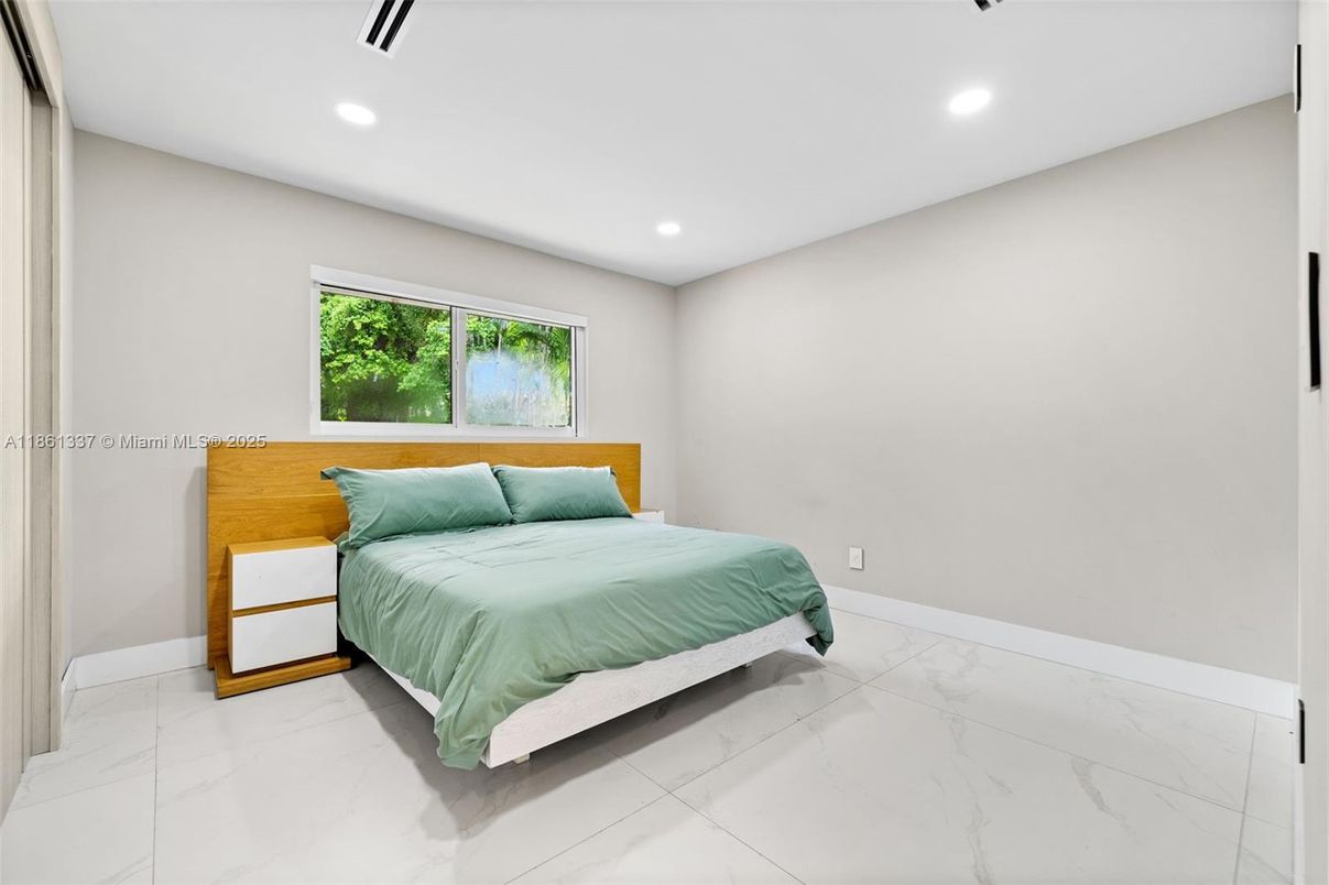 Bedroom, Interior, Marble, Recessed Lighting