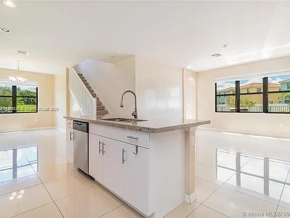 Chandelier, Interior, Kitchen, Recessed Lighting