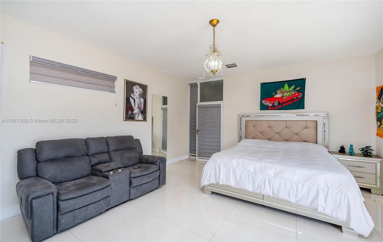 Bedroom, Interior, Pendant Lights