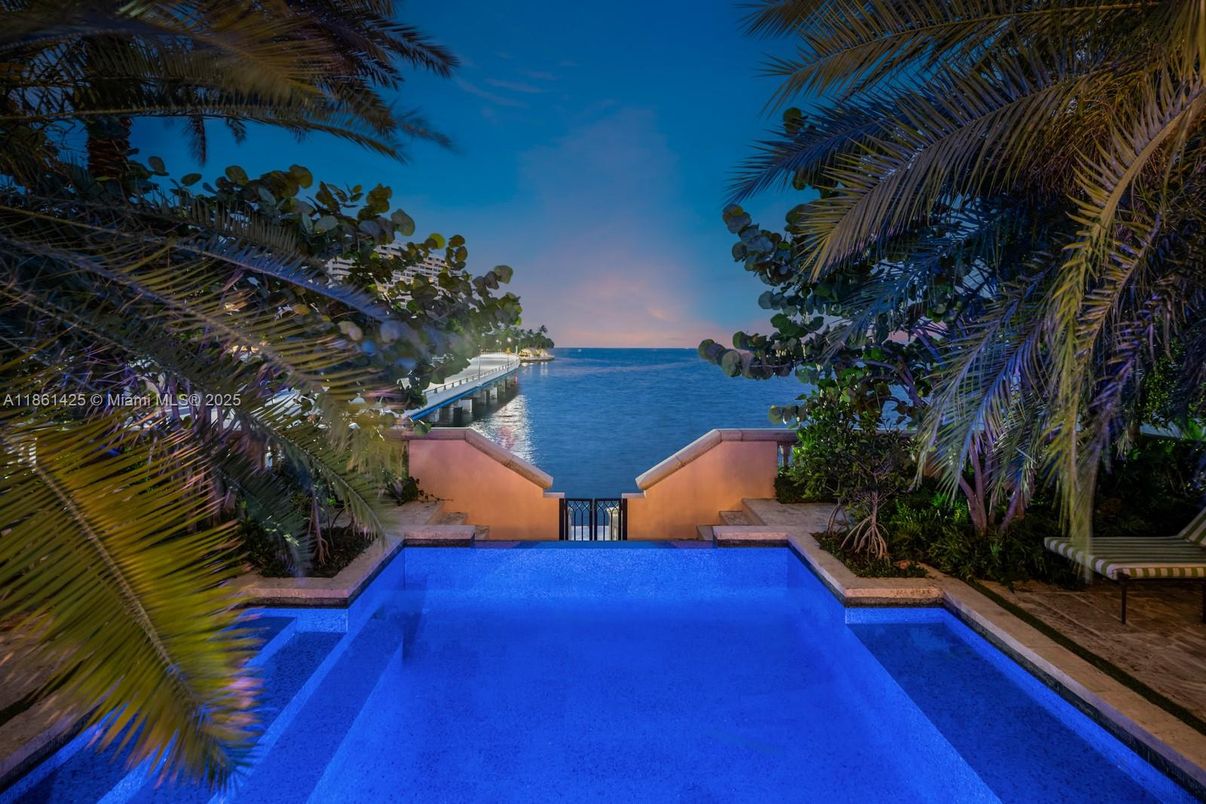 Exterior, Pool, Water