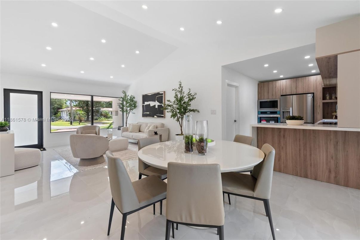 Dining room, Interior, Kitchen, Living room, Recessed Lighting, Stainless Steel Appliances