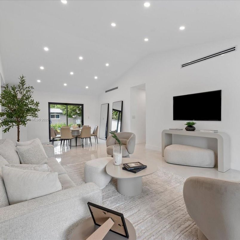 Dining room, Interior, Living room, Recessed Lighting