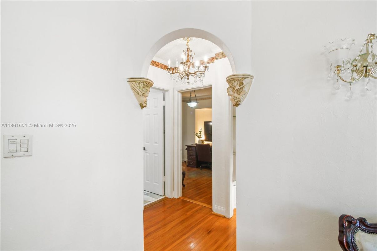 Chandelier, Interior, Wood Texture Flooring