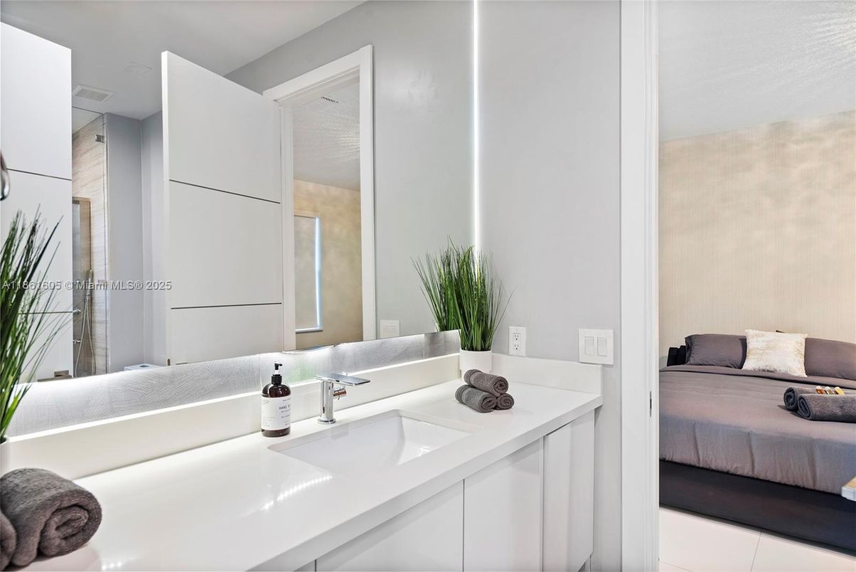 Bathroom, Bedroom, Interior