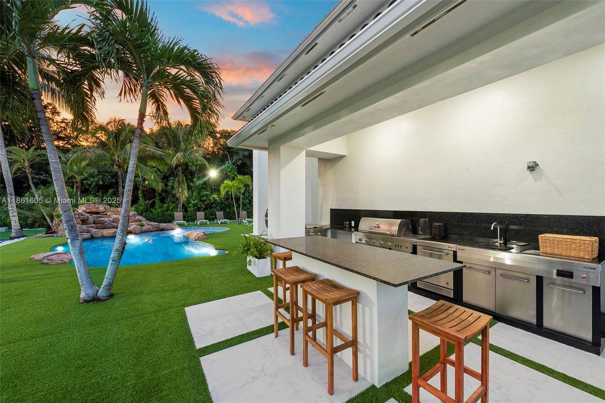 Backyard, Exterior, Outdoor Kitchen, Pool