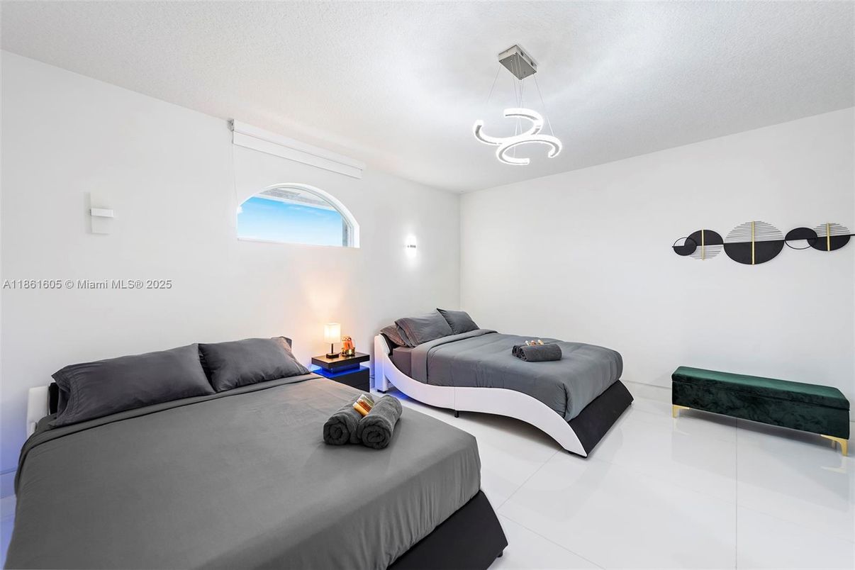 Bedroom, Interior, Pendant Lights