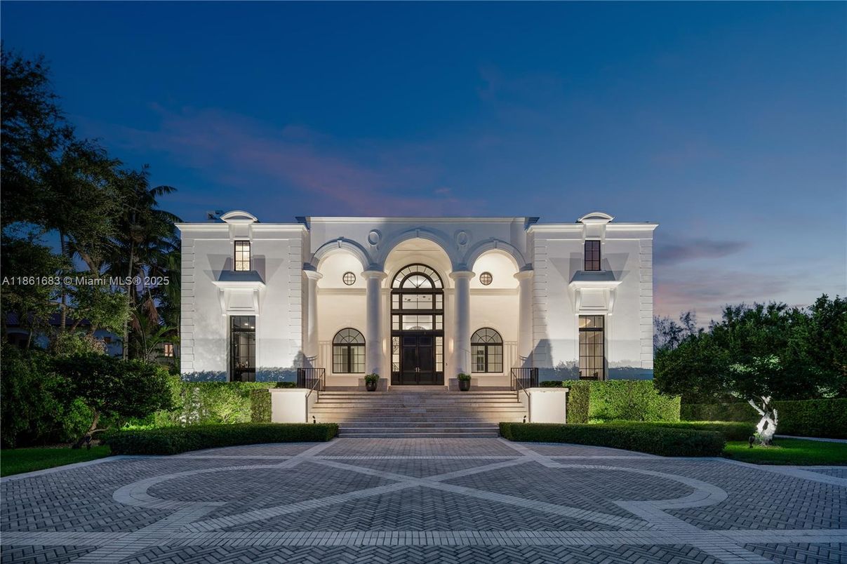 Exterior, Facade, French Provincial