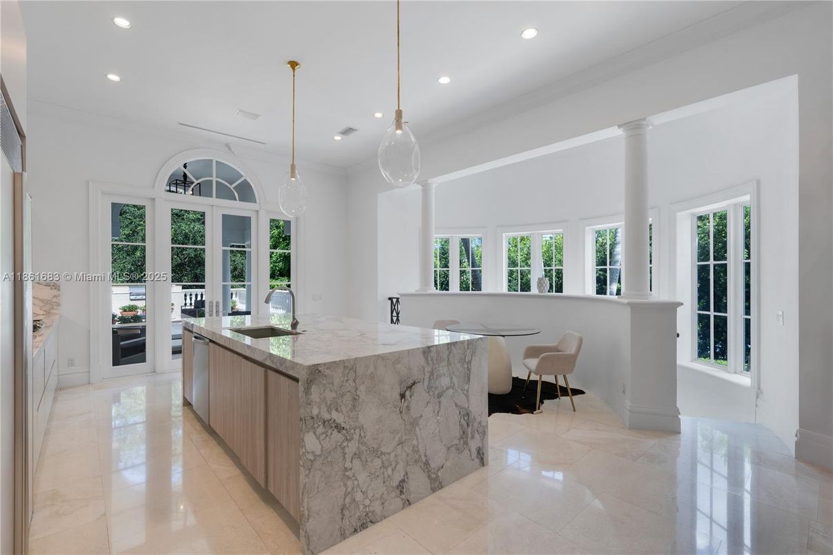 Dining room, Interior, Kitchen, Pendant Lights, Recessed Lighting
