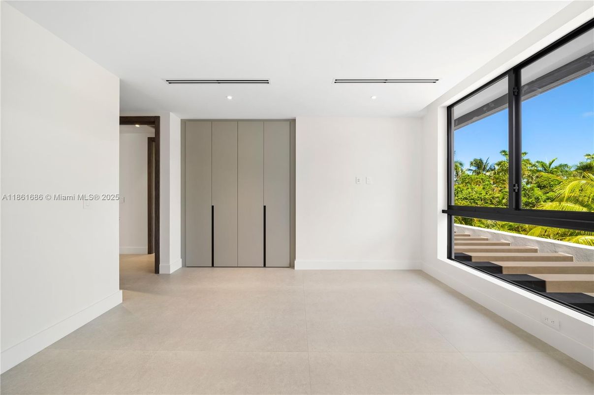Elevator, Empty room, Interior, Recessed Lighting