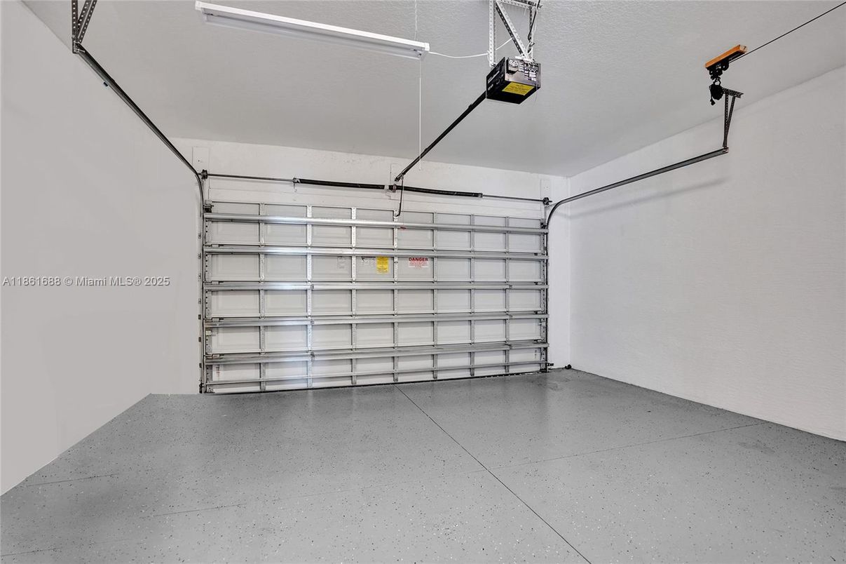 Garage, Interior