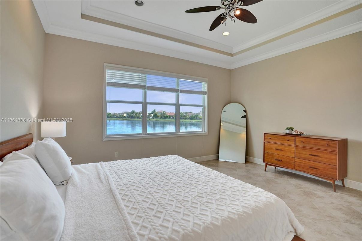 Bedroom, Interior, Recessed Lighting, Water