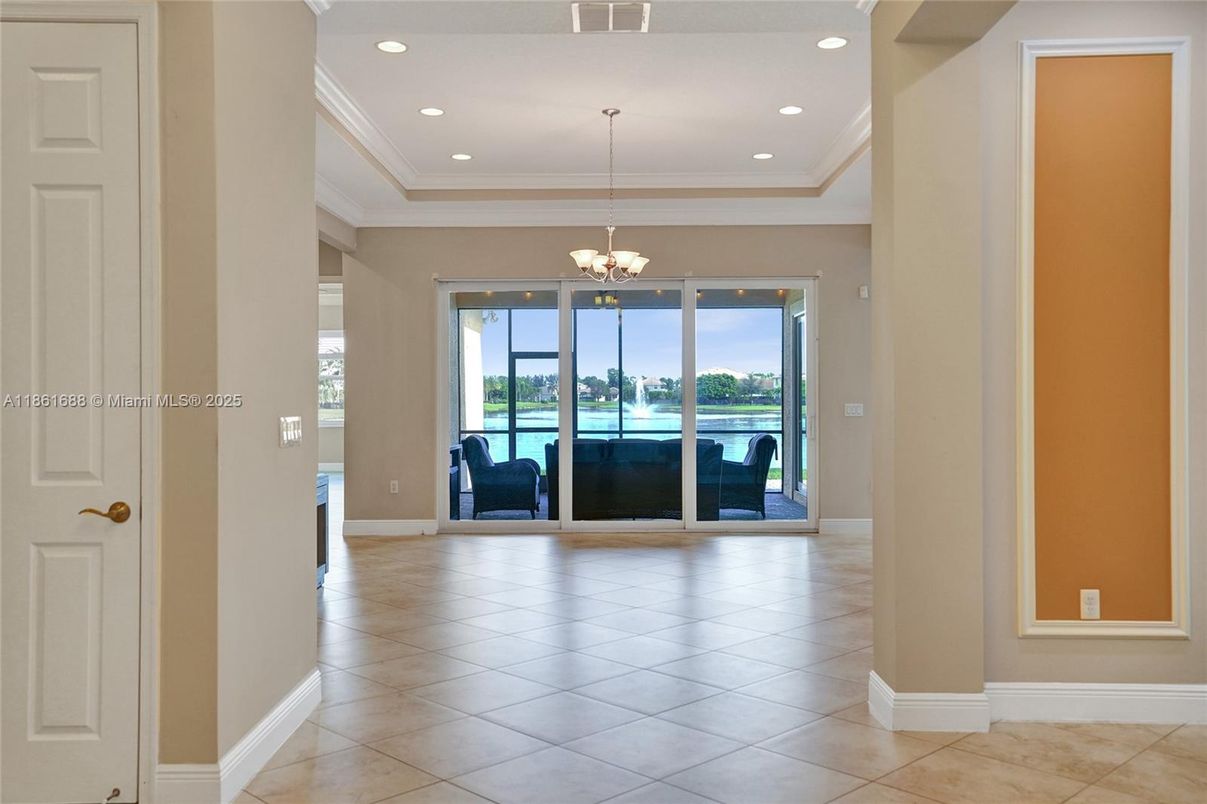 Chandelier, Interior, Recessed Lighting, Water