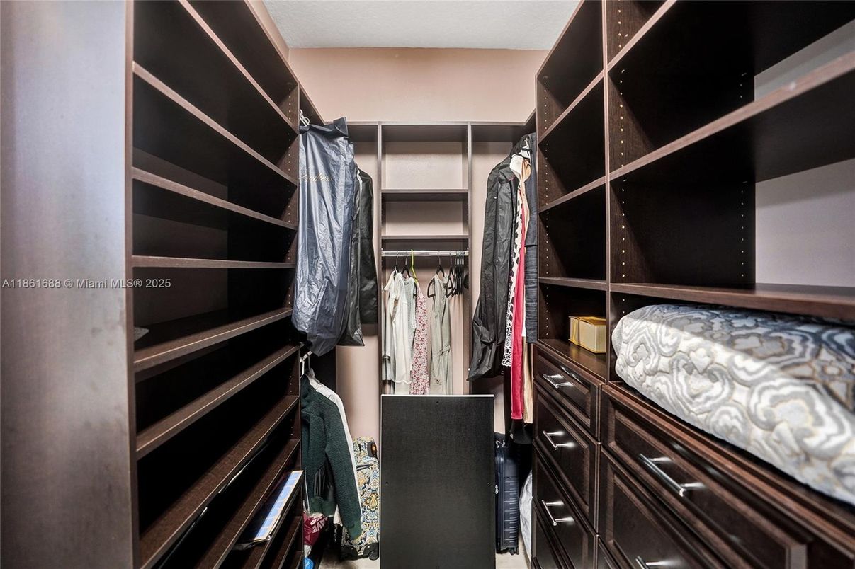 Interior, Walk-in Closets
