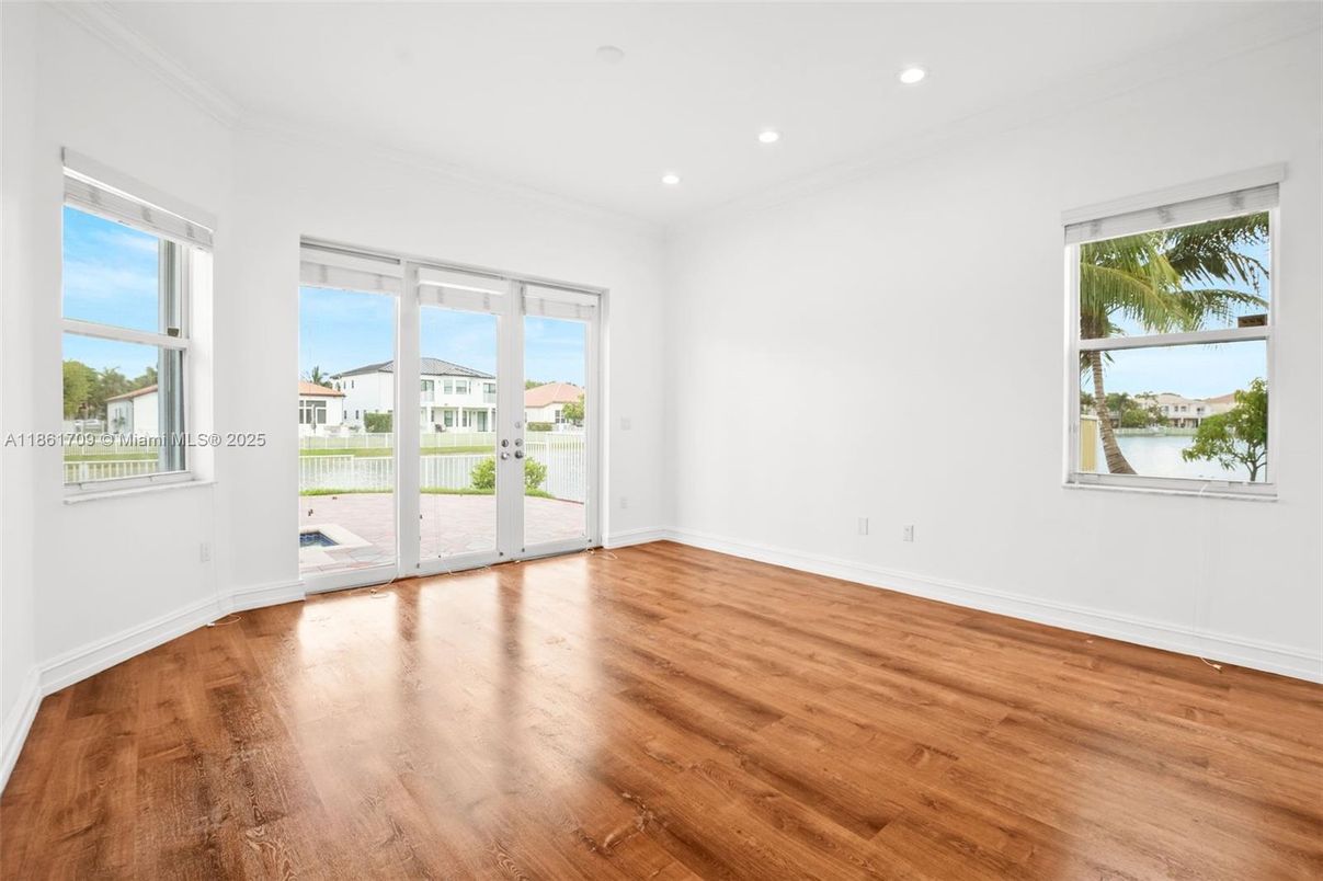 Empty room, Interior, Recessed Lighting, Wood Texture Flooring