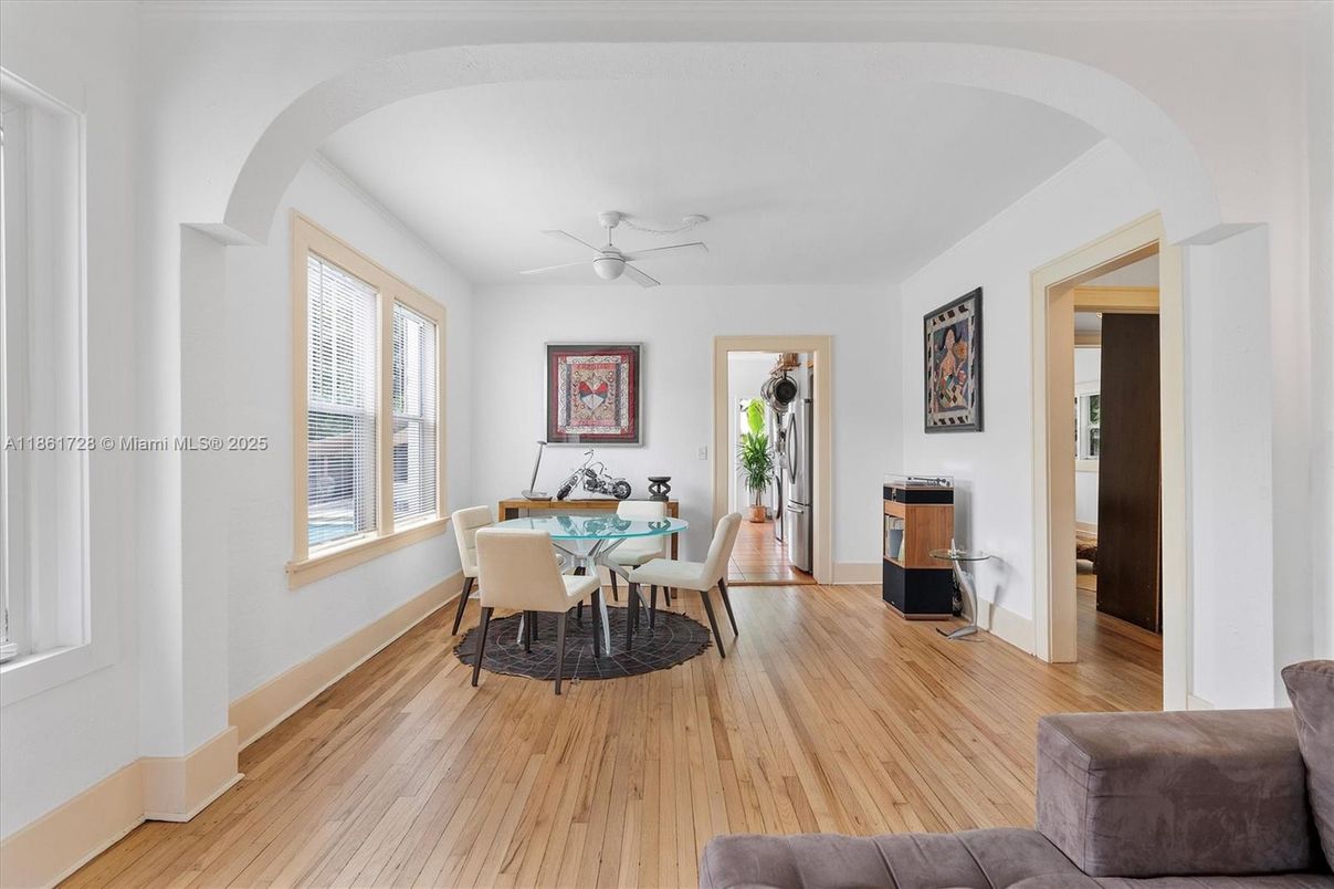Dining room, Interior, Wood Texture Flooring