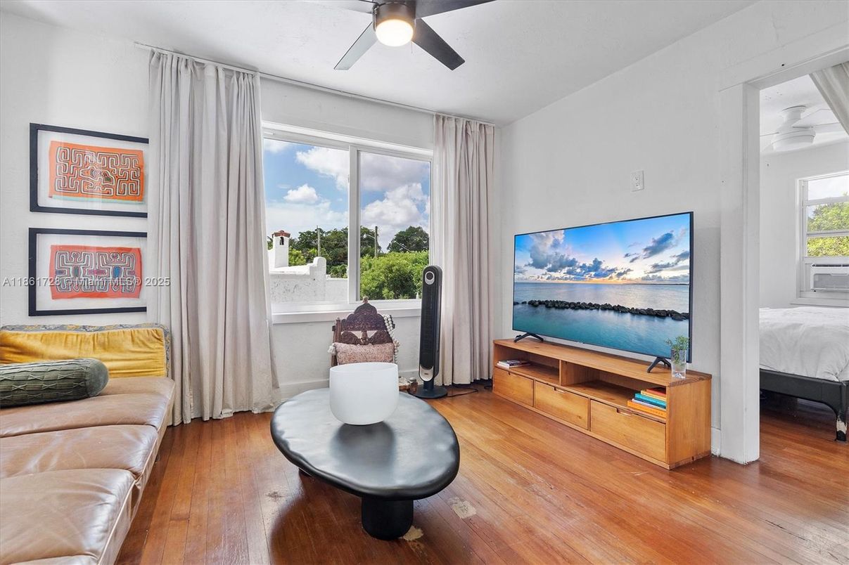 Bedroom, Interior, Water, Wood Texture Flooring