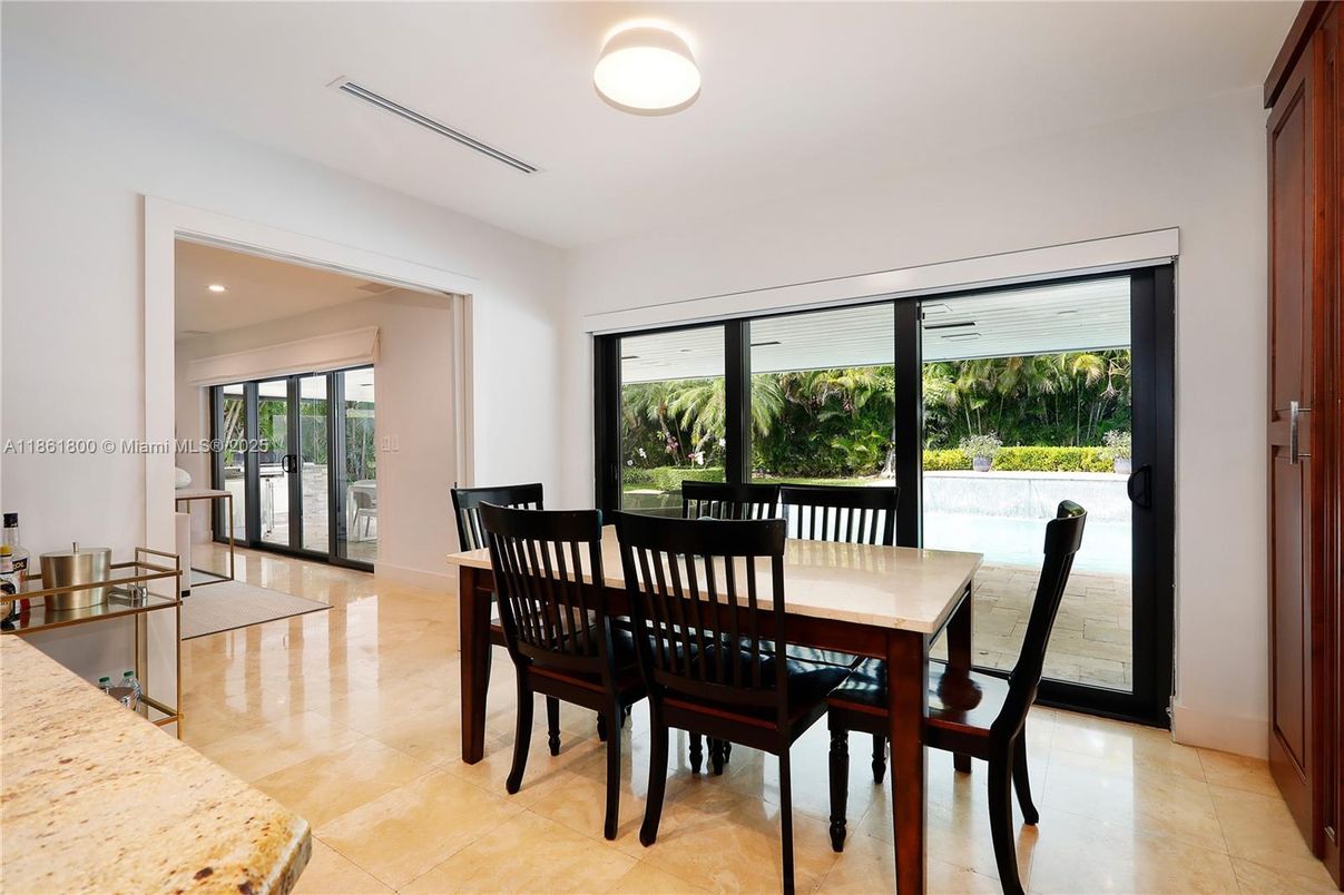 Dining room, Interior, Recessed Lighting