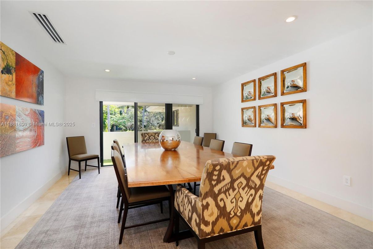 Dining room, Interior, Recessed Lighting