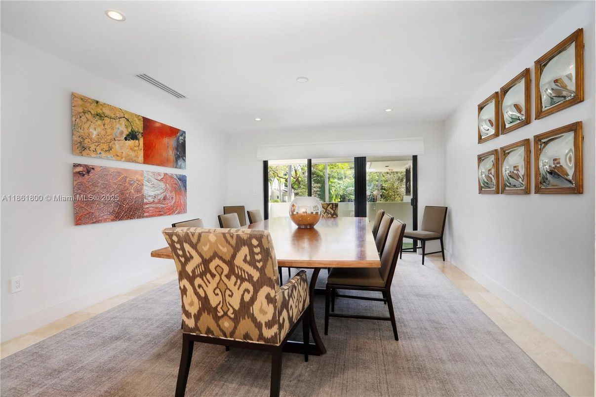 Dining room, Interior, Recessed Lighting