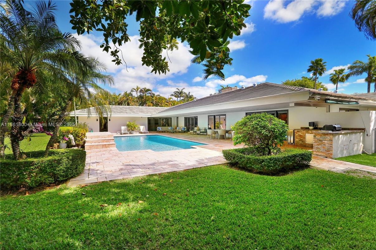 Backyard, Exterior, Outdoor Kitchen, Pool