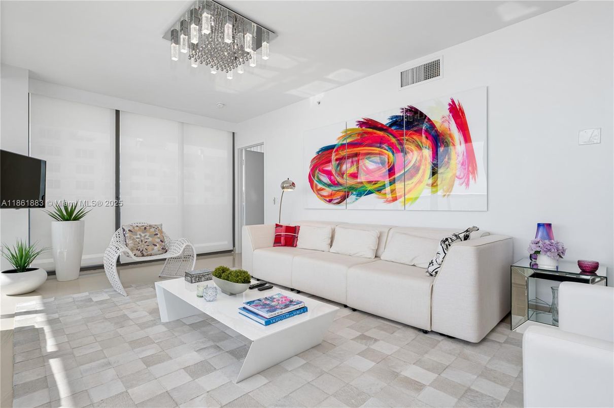 Chandelier, Interior, Living room