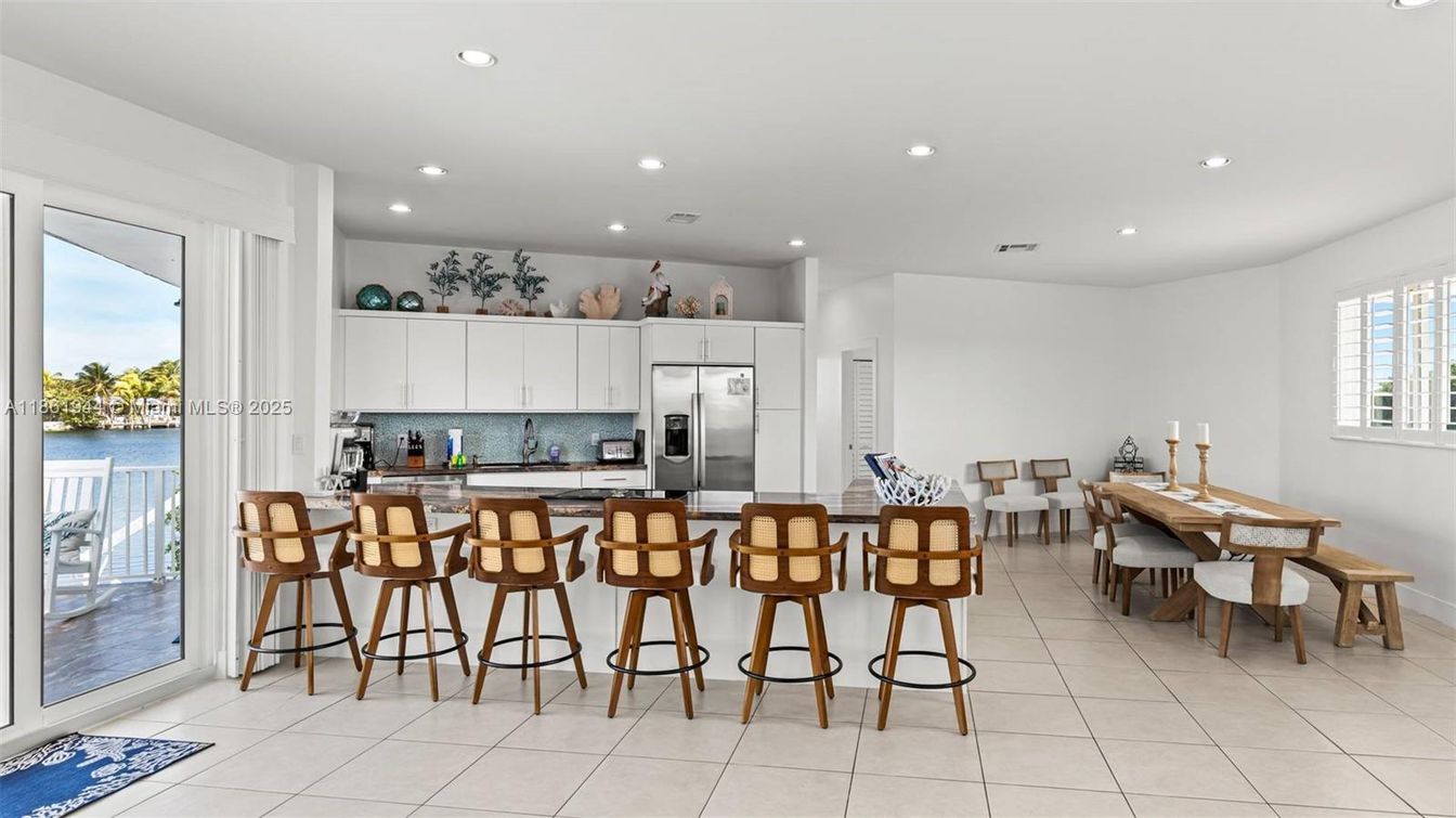 Dining room, Interior, Kitchen, Recessed Lighting, Stainless Steel Appliances, Water