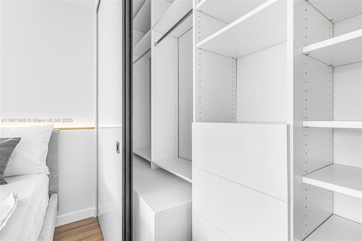Interior, Walk-in Closets, Wood Texture Flooring