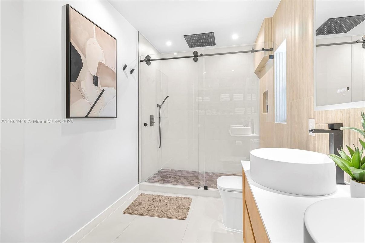 Bathroom, Free Standing Baths, Glass Shower, Interior, Recessed Lighting
