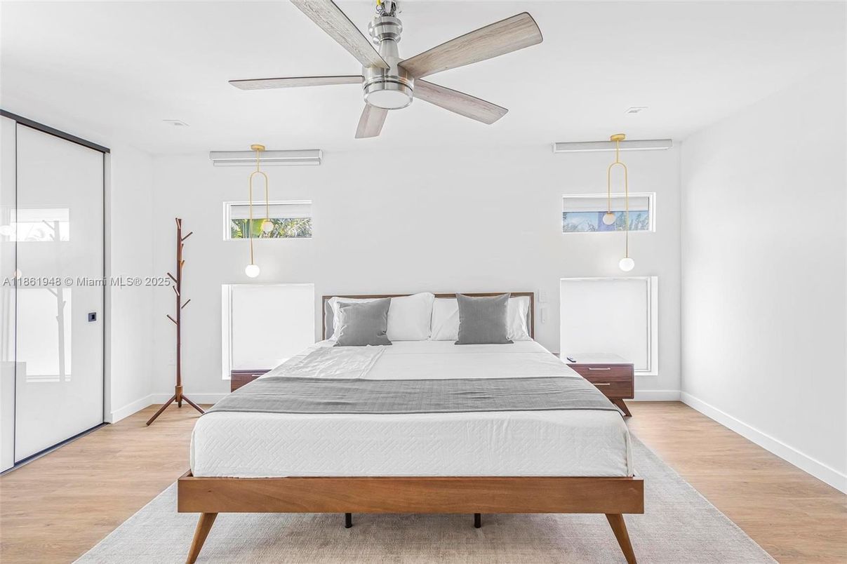 Bedroom, Interior, Pendant Lights, Wood Texture Flooring