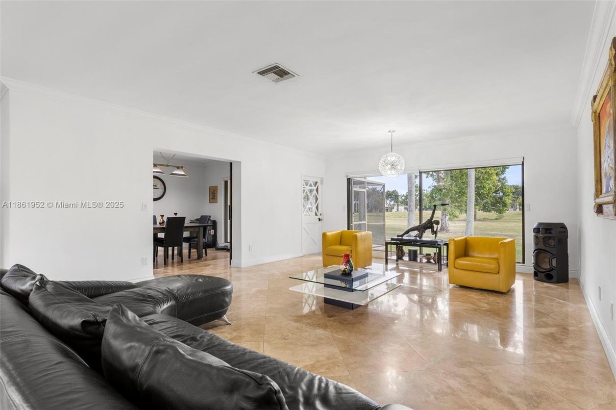 Dining room, Interior, Living room, Pendant Lights