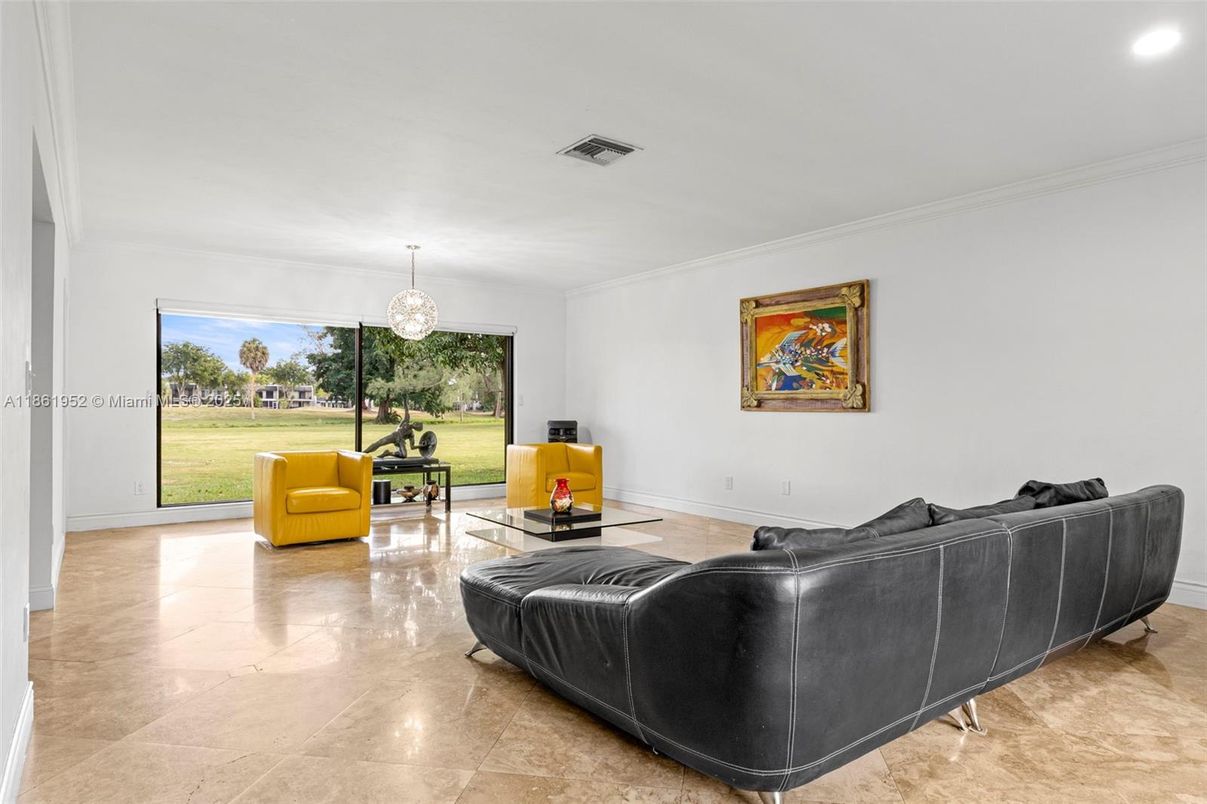 Interior, Living room, Pendant Lights, Recessed Lighting