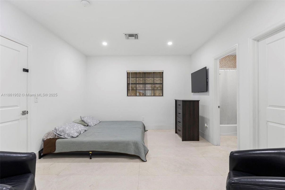 Bathroom, Bedroom, Interior, Recessed Lighting