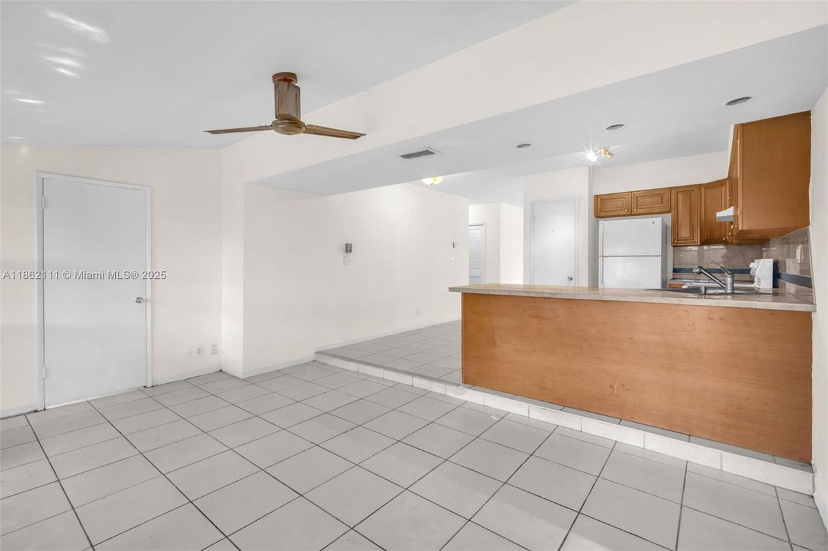 Empty room, Interior, Kitchen