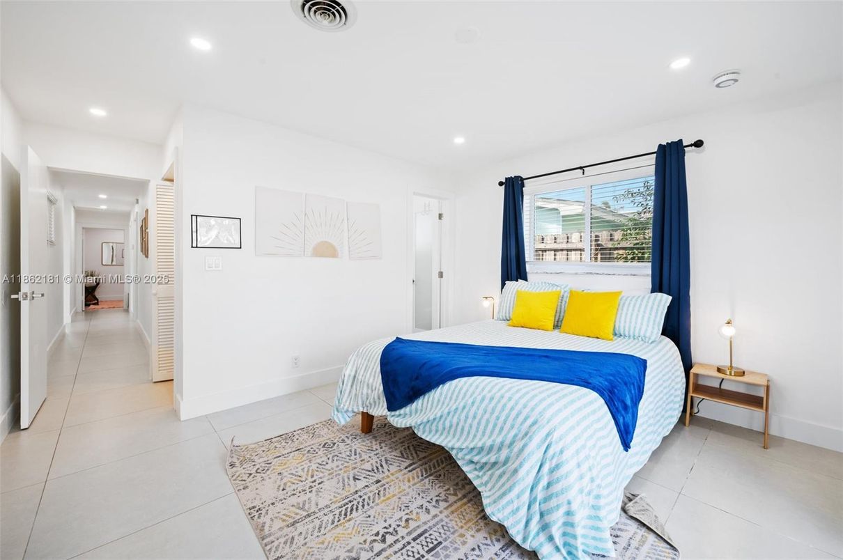 Bedroom, Interior, Recessed Lighting