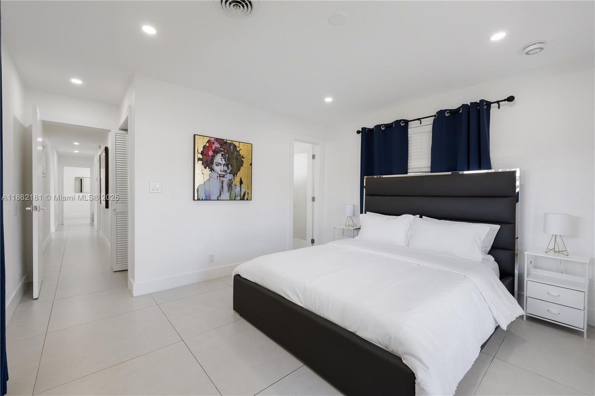 Bedroom, Interior, Recessed Lighting