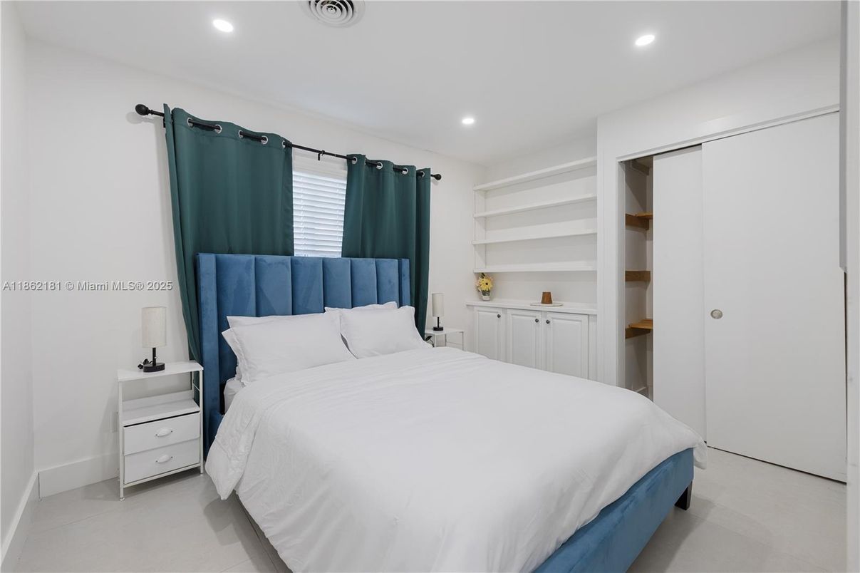 Bedroom, Interior, Recessed Lighting