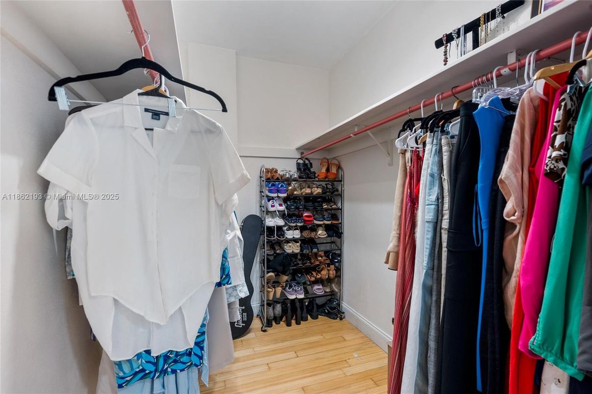 Interior, Walk-in Closets, Wood Texture Flooring