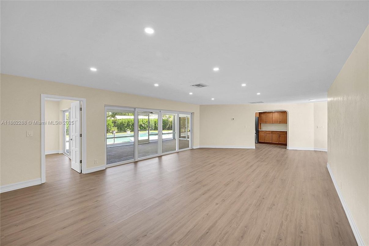 Empty room, Interior, Recessed Lighting, Wood Texture Flooring