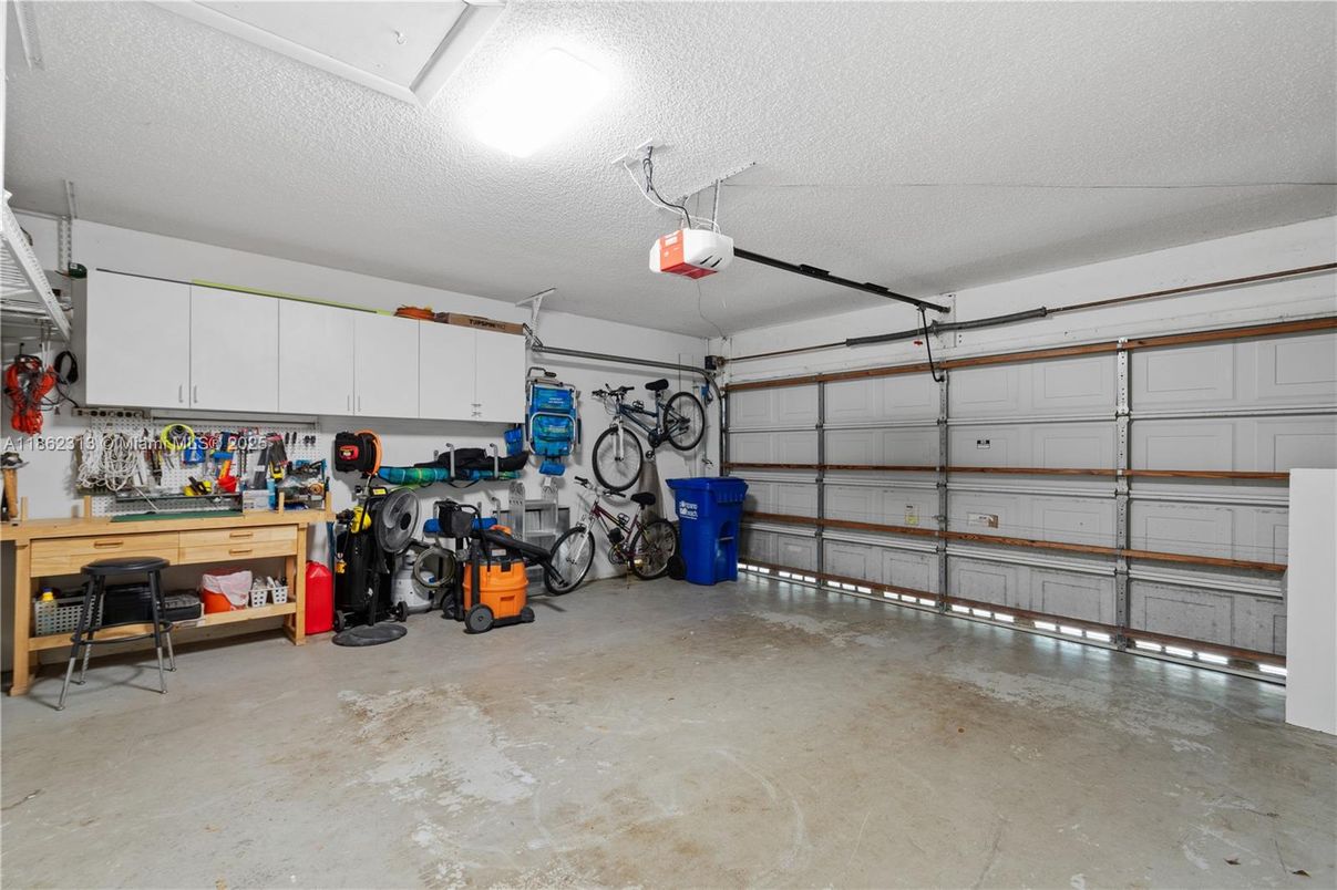 Garage, Interior