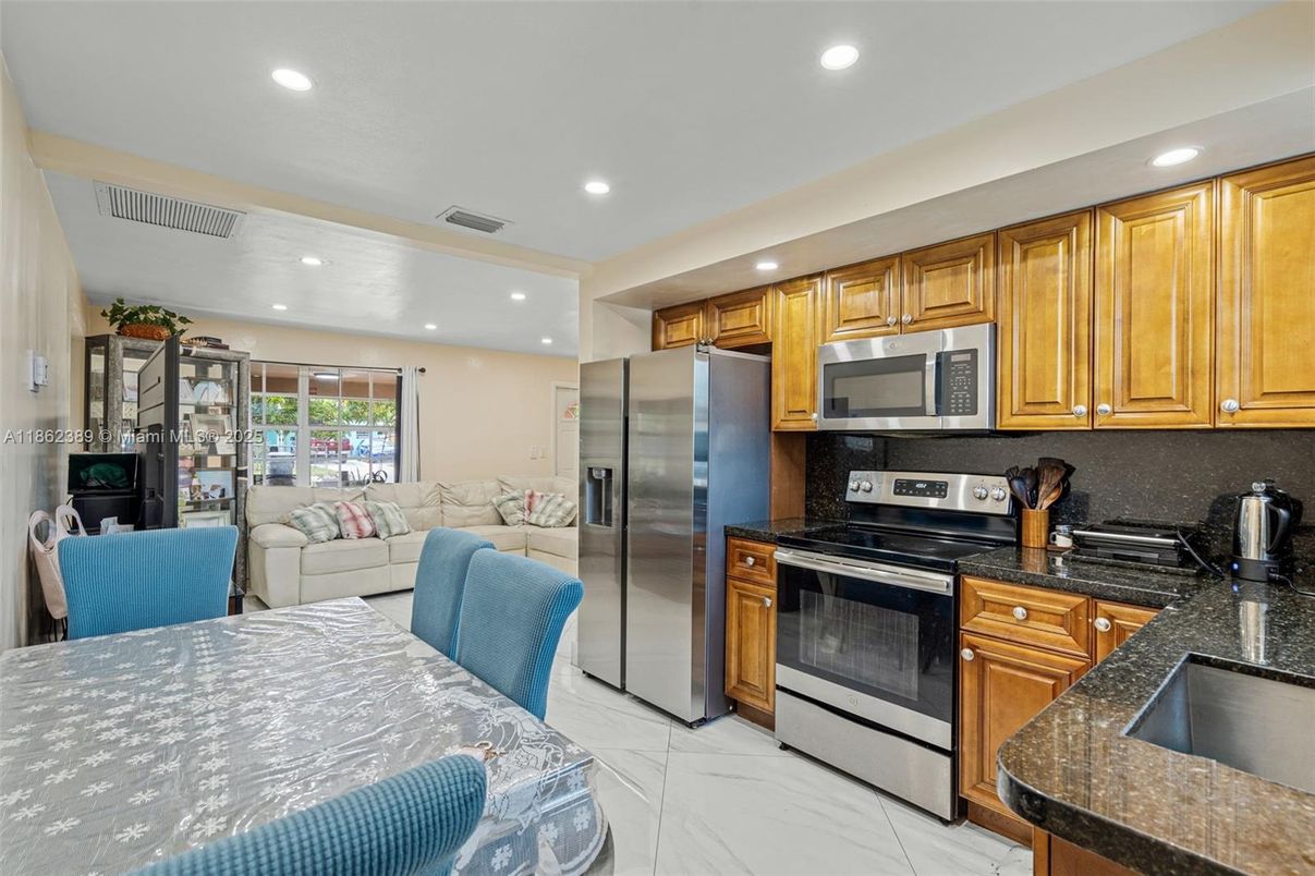 Interior, Kitchen, Living room, Marble, Recessed Lighting, Stainless Steel Appliances