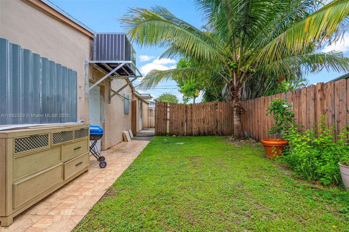 Backyard, Exterior