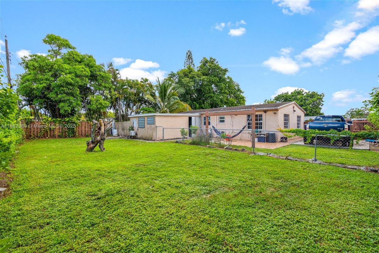 Backyard, Exterior