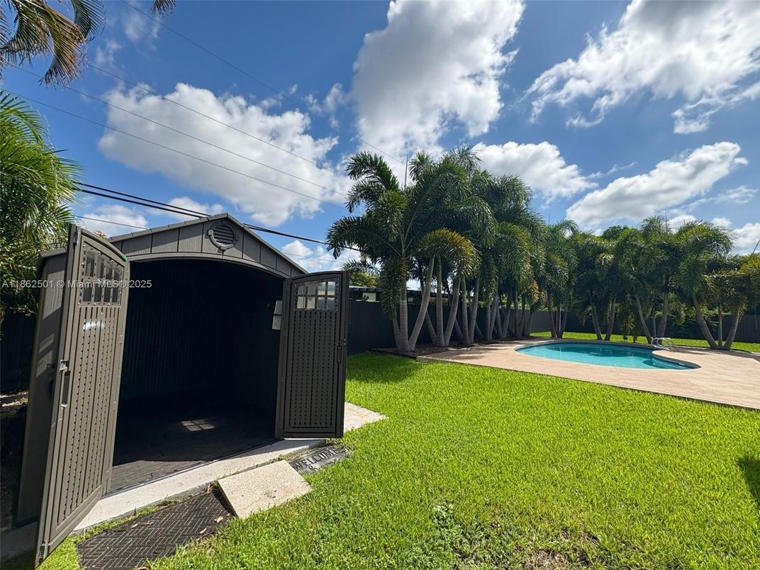 Backyard, Exterior, Pool