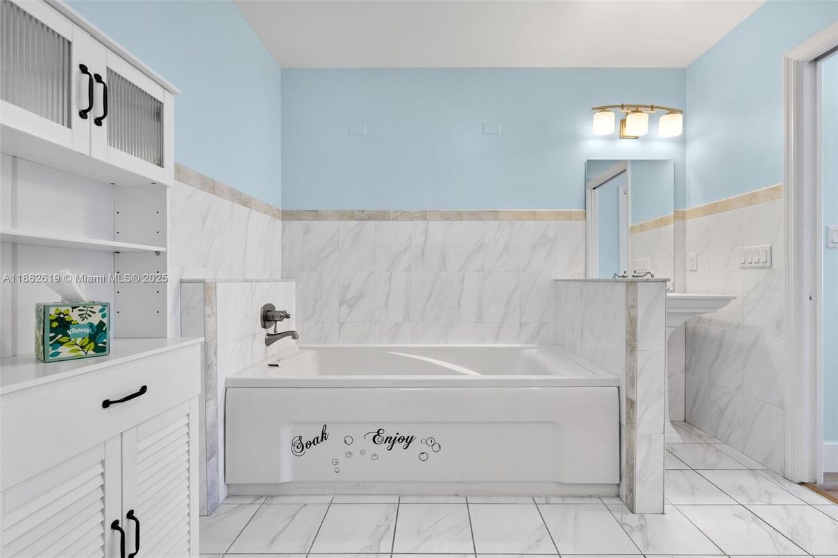 Bathroom, Interior, Marble, Marble Walls