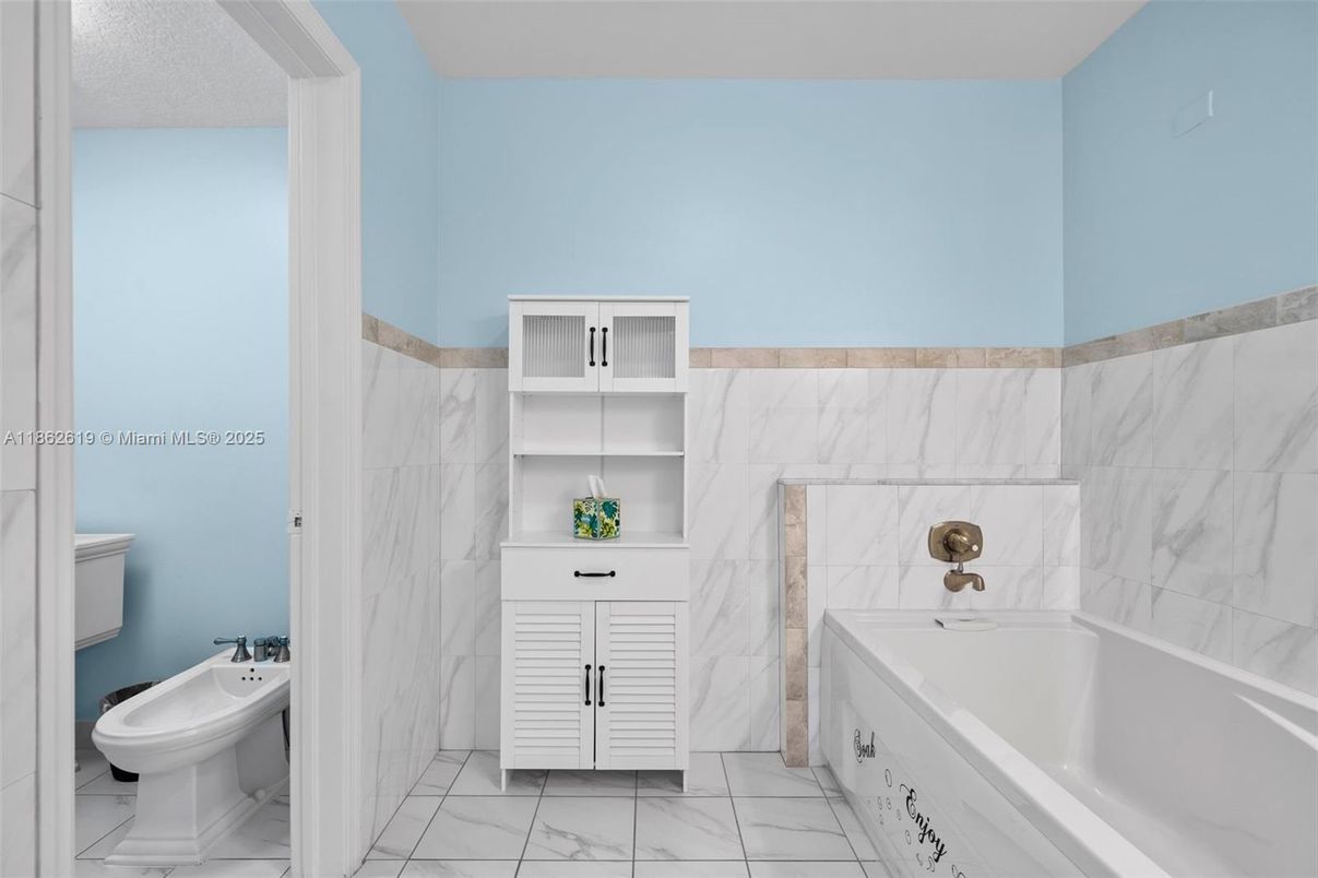 Bathroom, Interior, Marble, Marble Walls