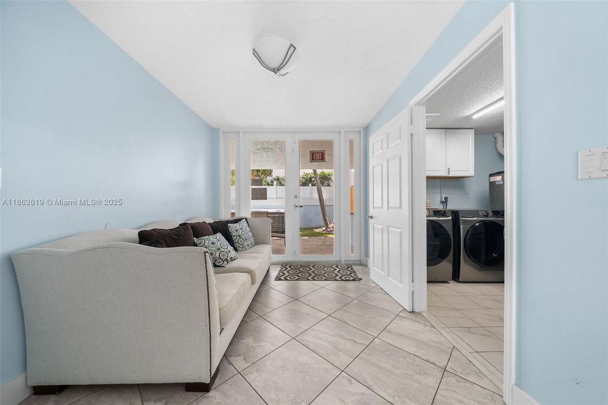 Interior, Living room, Washer